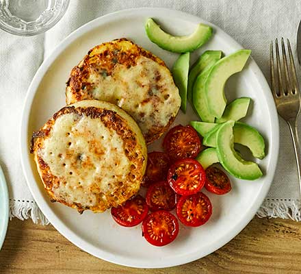 Eggy cheese crumpets