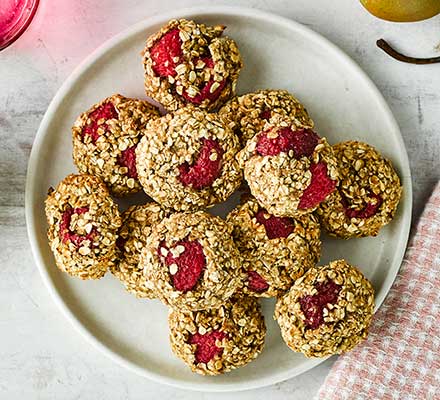 Raspberry, almond & oat breakfast cookies