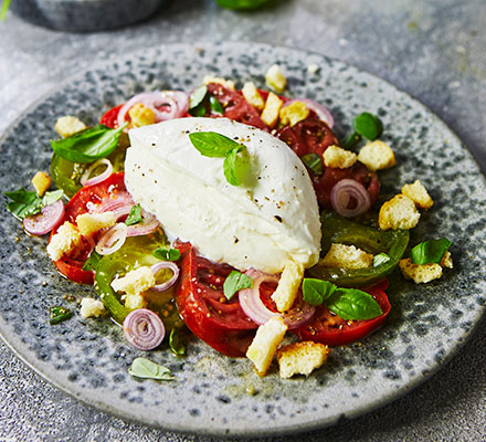 Tomato & mozzarella salad with tomato dressing