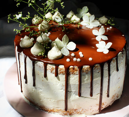Chocolate ganache drip cake