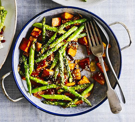 Roasted sesame sweet potatoes & asparagus