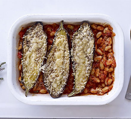 Baked aubergines with cannellini beans