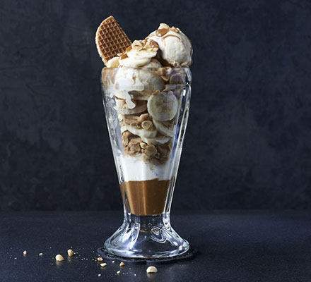 Crunchy peanut banoffee sundae