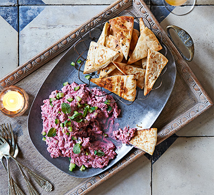 Minty beetroot dip with chilli pitta crisps