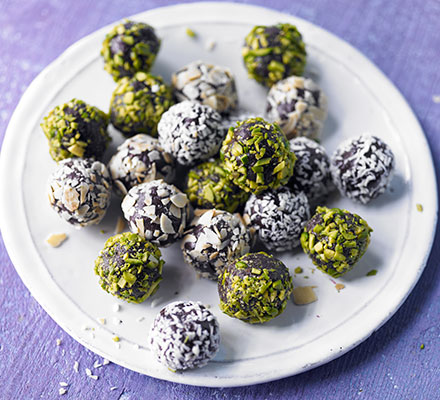 Brazilian chocolate truffles – brigadeiro