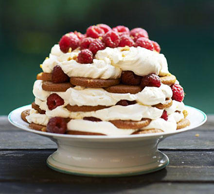 Easy raspberry & ginger trifle cheesecake