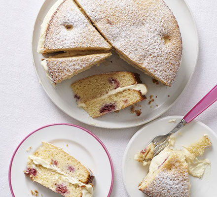 White chocolate & raspberry cake