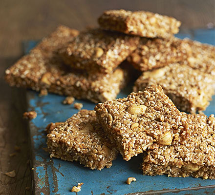 Cinnamon cashew flapjacks