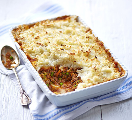 Beef & lentil cottage pie with cauliflower & potato topping