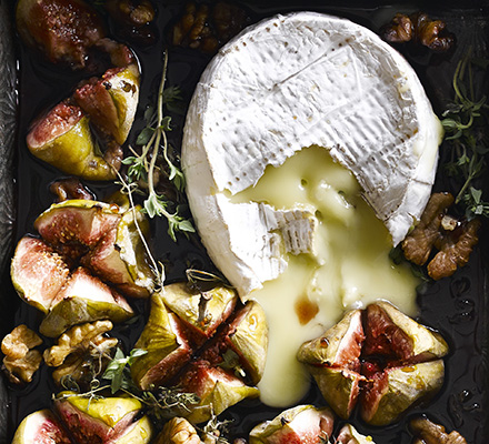 Baked blue cheese with figs & walnuts