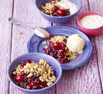 Very-berry oat crumble
