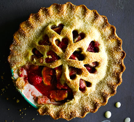 Fig, raspberry & cardamom pie