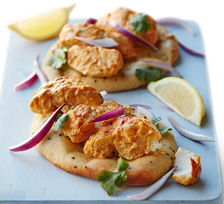 Fish tikka on garlic naan