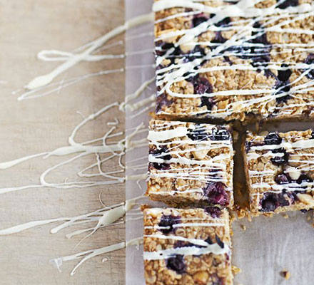 Blueberry & macadamia flapjacks