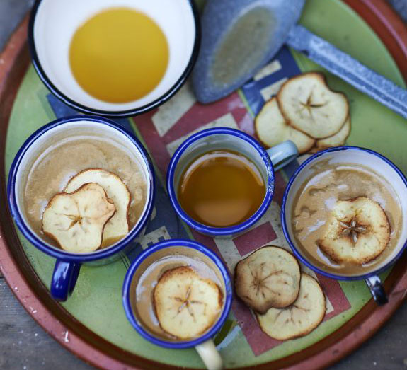 Hot apple pie punch