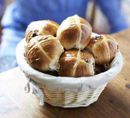 Chocolate chip hot cross buns