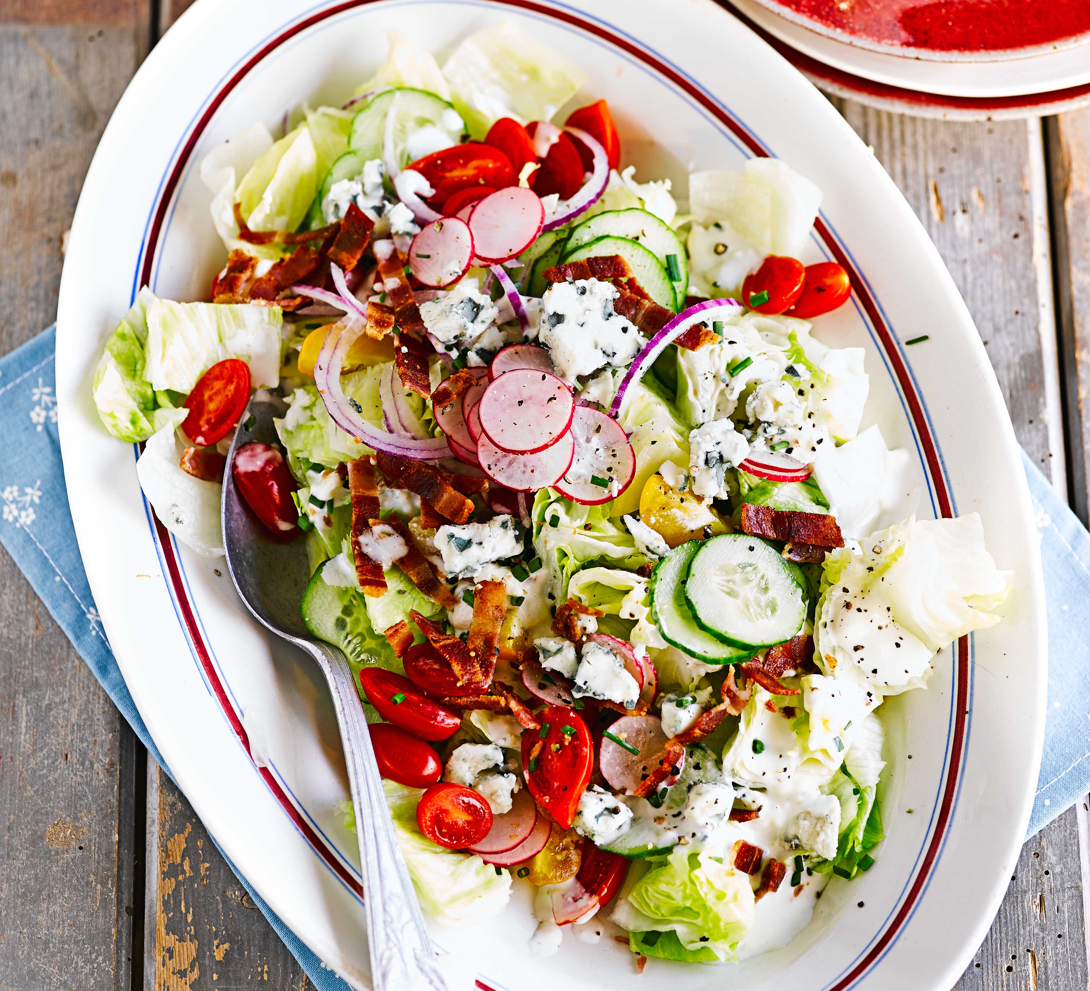 Iceberg salad with Roquefort dressing & bacon