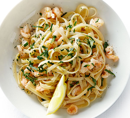 Linguine with garlic butter prawns