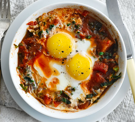 Microwave kale & chilli eggs