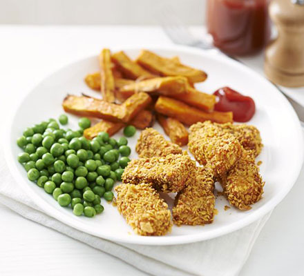 Salmon nuggets with sweet potato chips