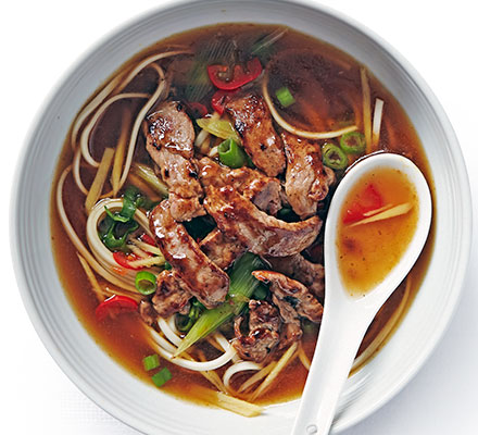Oyster beef with soupy noodles