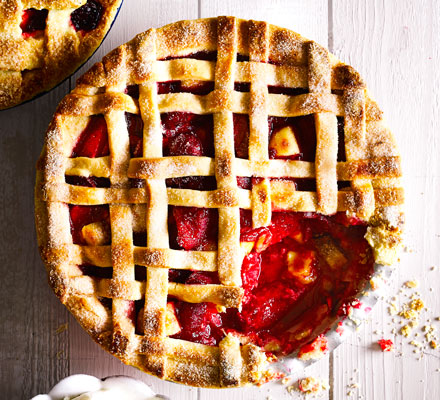 Plum & marzipan pie