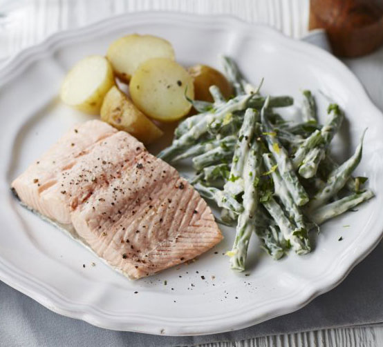 Poached salmon with tarragon