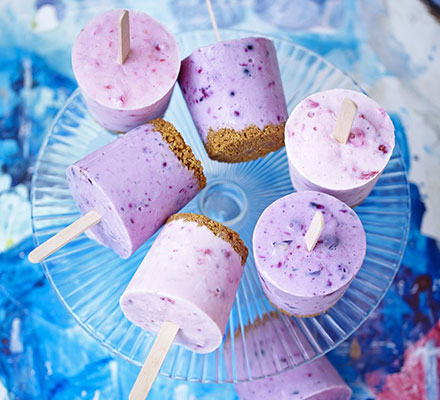 Frozen berry & gingernut yogurt pops