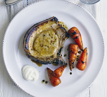 Cumin pork chops with honey carrots