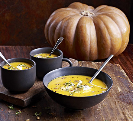 Creamy pumpkin & lentil soup