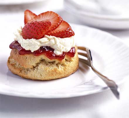 Strawberry & vanilla shortcakes