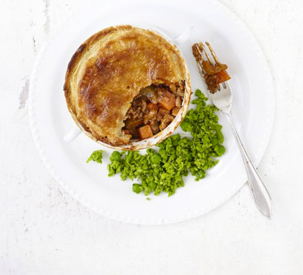 Minced beef pie & minty mushy peas