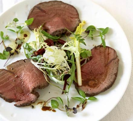 Cold roast beef with beetroot salad & horseradish cream