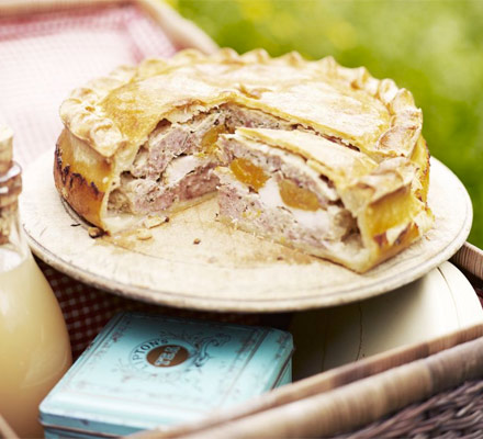 Rustic chicken & apricot pie