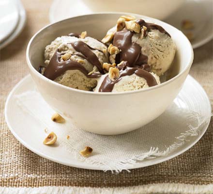 Hazelnut gelato with rich chocolate sauce