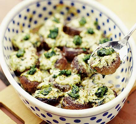 Baked mushrooms with ricotta & pesto