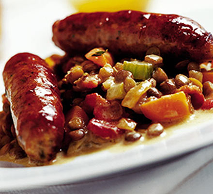 Sausages with creamy lentils
