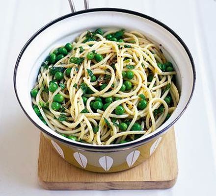 Summer pasta with peas & mint