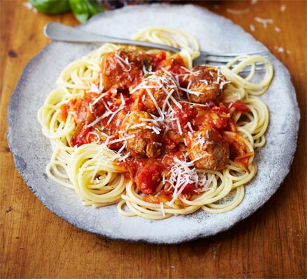 Cooking with kids: Spaghetti & meatballs with hidden veg sauce