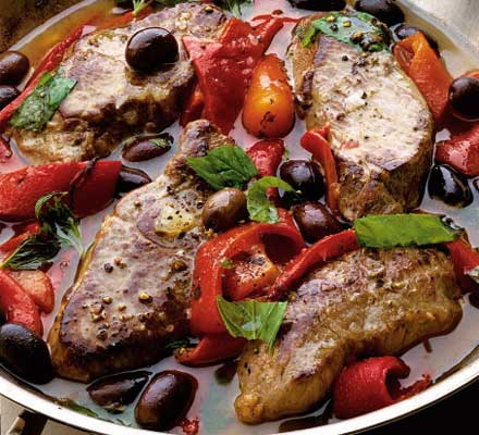 Garlicky lamb with peppers & couscous