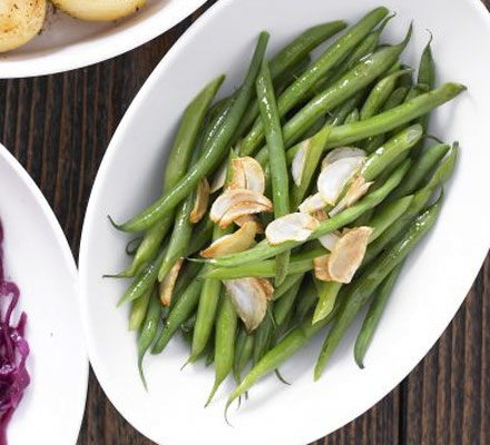 Garlicky green beans