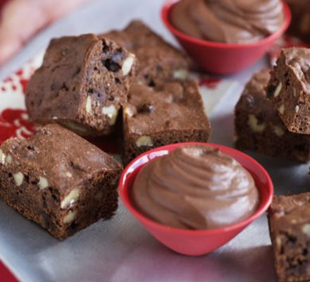 Chocolate brownie chunks with chocolate dip