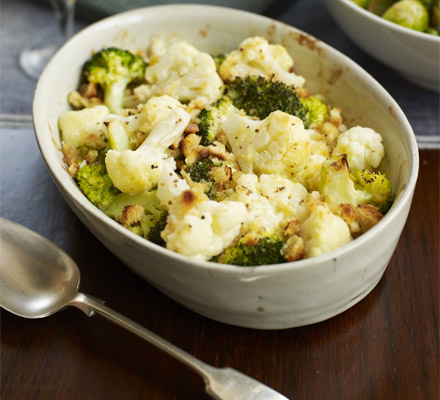Creamy cauliflower & broccoli bake