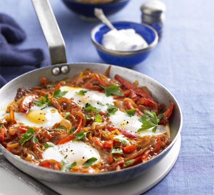 Turkish one-pan eggs & peppers (Menemen)