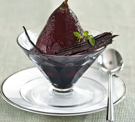 Poached pears in spiced red wine