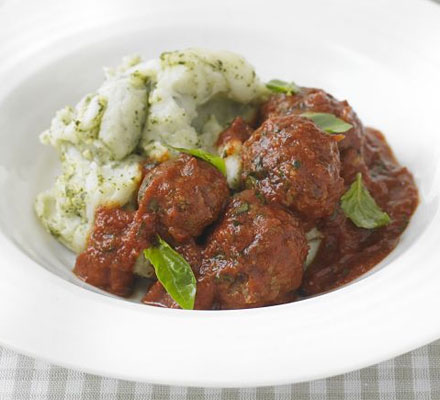 Meatballs with pesto mash