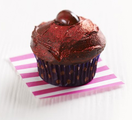 Red velvet choc-cherry cupcakes