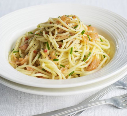 Smoked salmon spaghetti with chilli & lemon