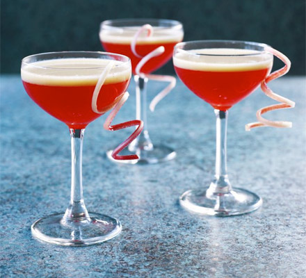 Rhubarb & custard cocktail