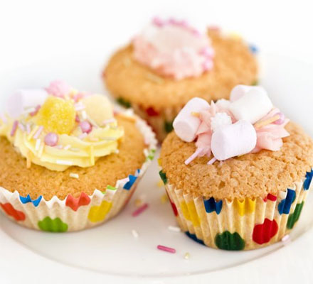 Iced fairy cakes